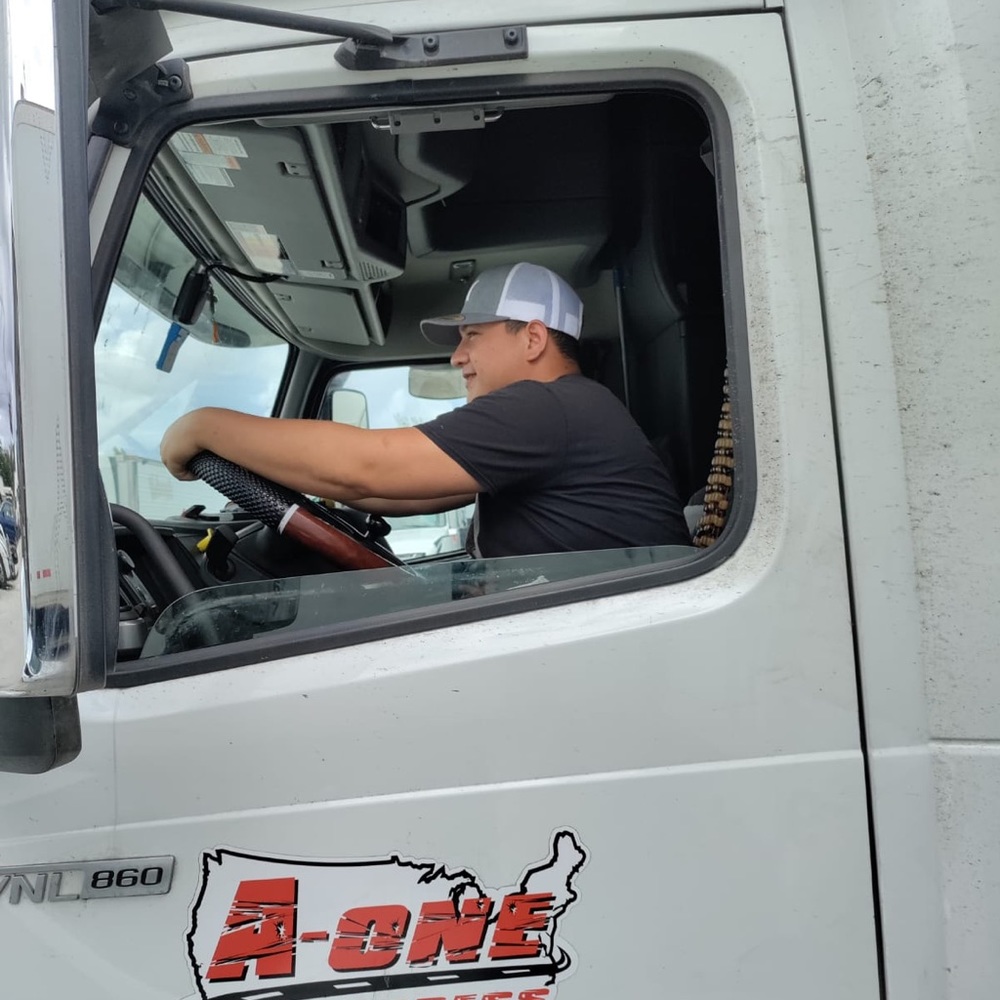 Meet your Posher, Edgar moises